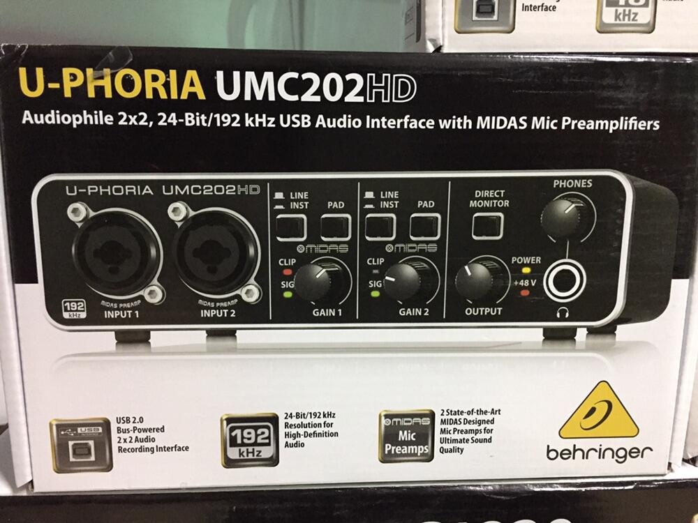 Звуковая карта behringer umc202