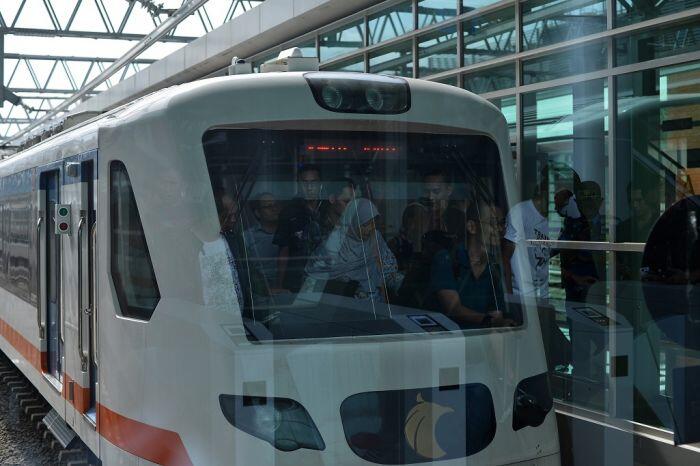 Kereta bandara Soekarno-Hatta beroperasi