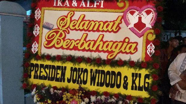Tembus Gang Sempit, Jokowi Hadiri Pernikahan Anak Perawat Rusa Istana