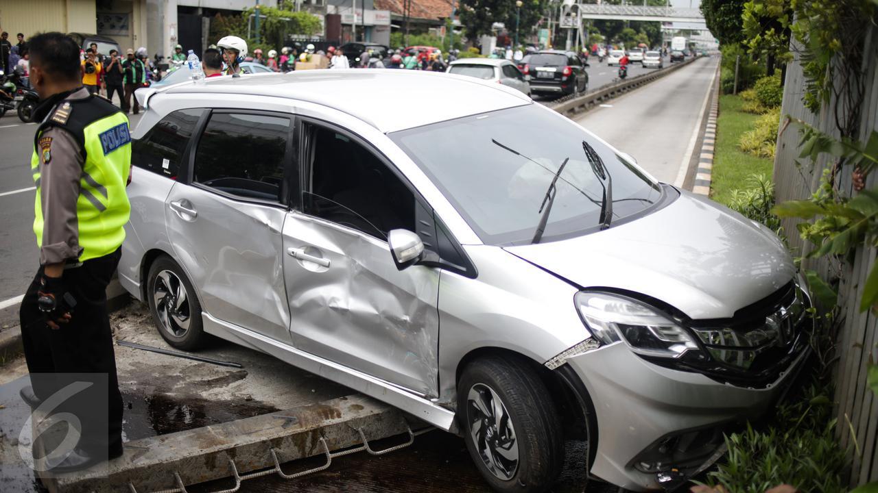 Hati-Hati, 11 Lokasi Separator Busway Ini Sering Makan Korban