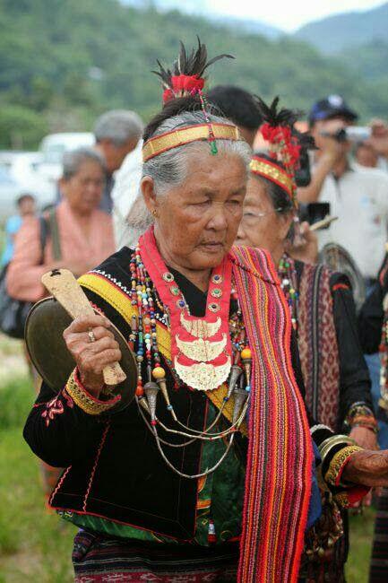 MENGENAL DAYAK DUSUN LOTUD & KEPERCAYAANNYA
