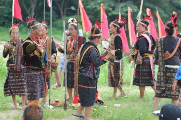 MENGENAL DAYAK DUSUN LOTUD & KEPERCAYAANNYA