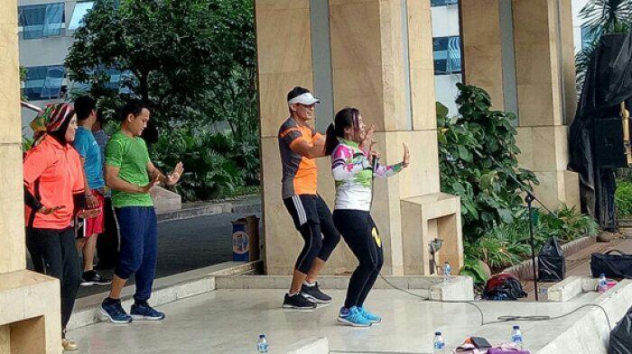 Sandi Senam Minta Diiringi Lagu 'Sayang' Via Vallen