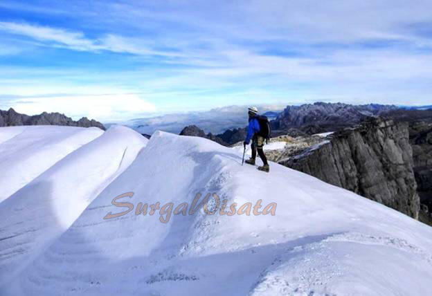 Traveler, Siapkan Nyalimu untuk Menjelajah Gunung Terindah di Indonesia