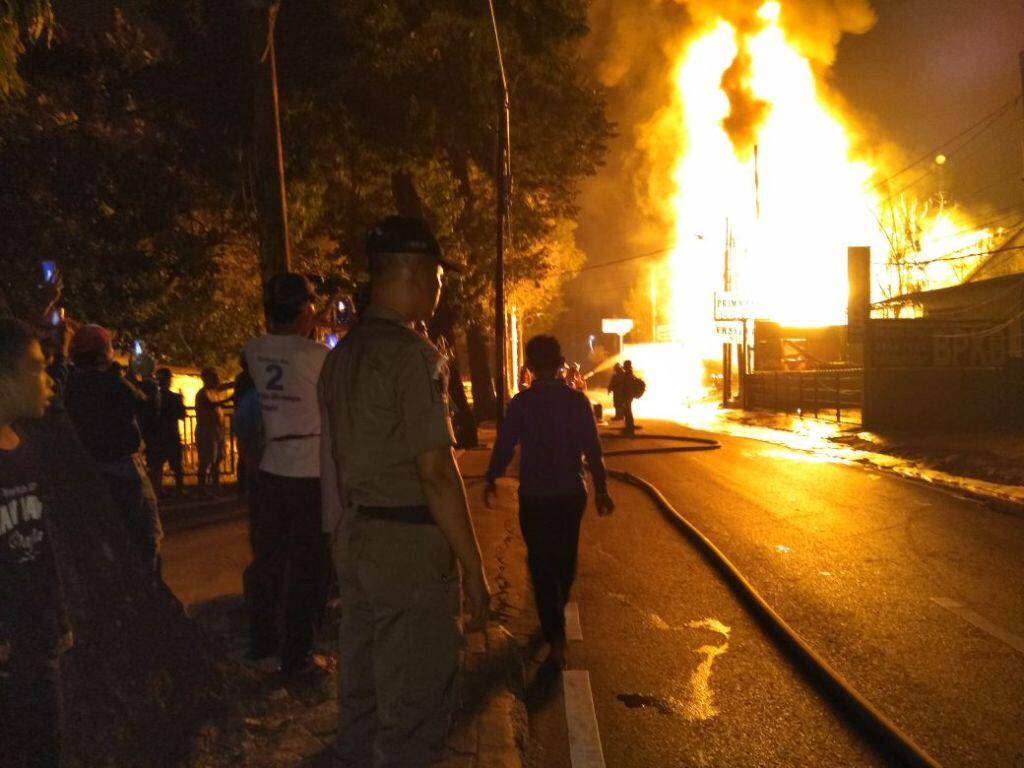 Kronologi Kebakaran SPBU CIganjur Versi Saksi