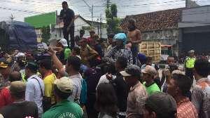 Bawang Merah Rp4.000 per Kg, Petani Geruduk Kantor Bupati Brebes