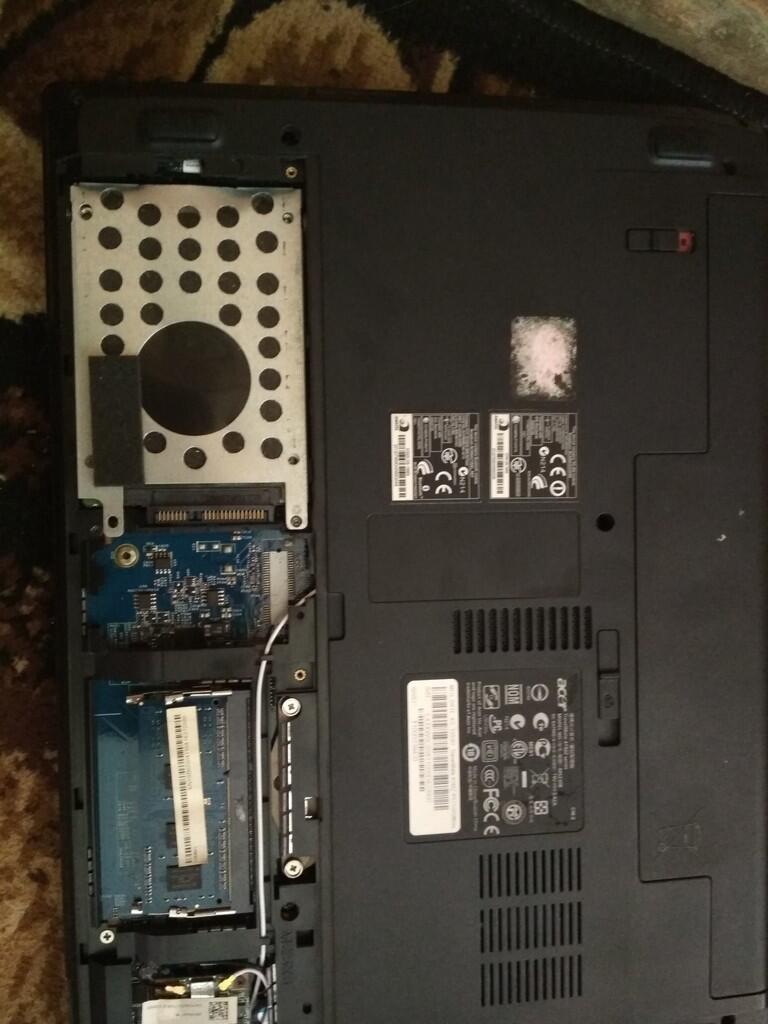 &#91;HELP&#93; CARA MELEPAS HARDISK LAPTOP