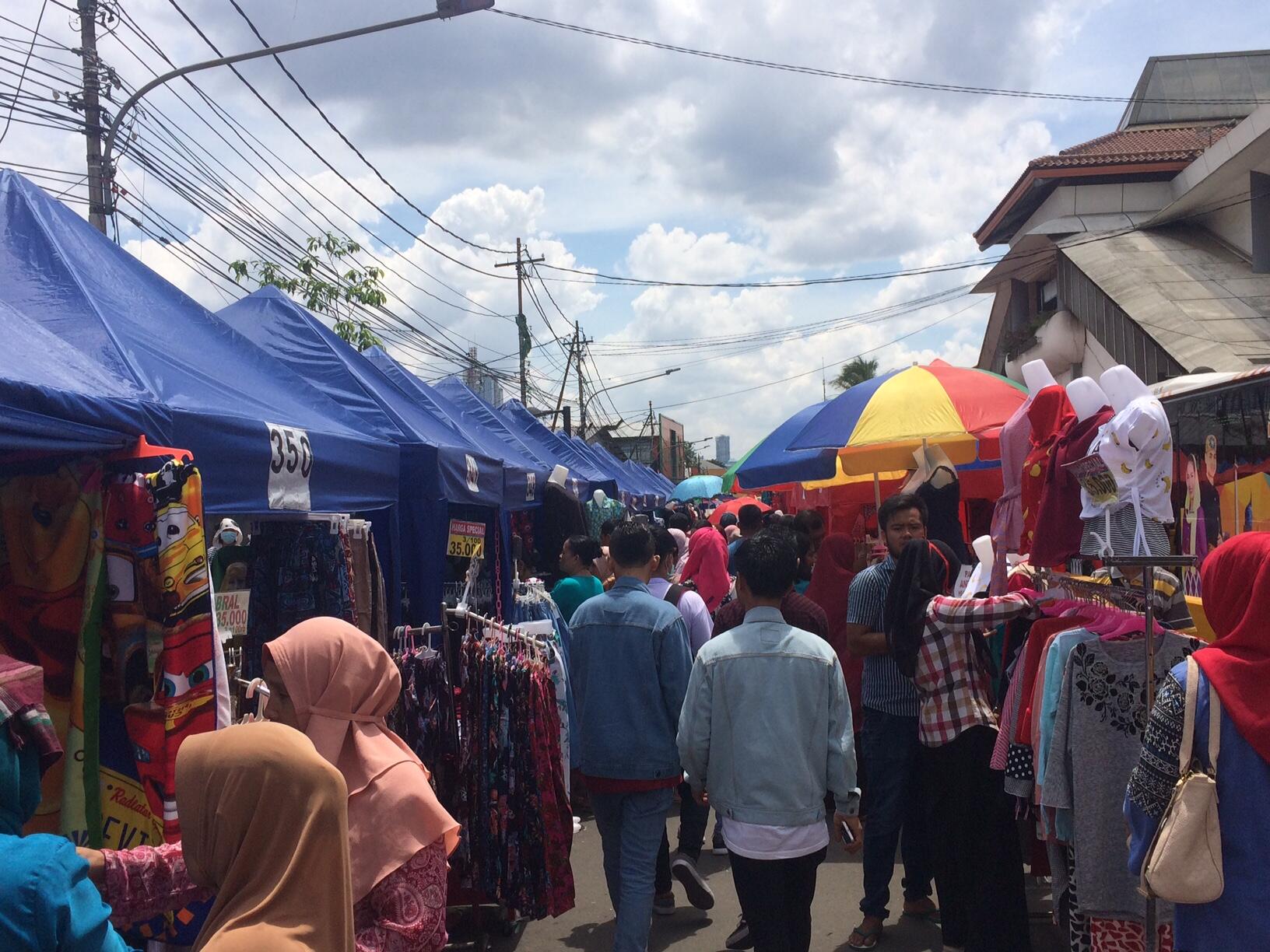 PKL Tanah Abang Akui Pembeli Naik hingga 50 Persen