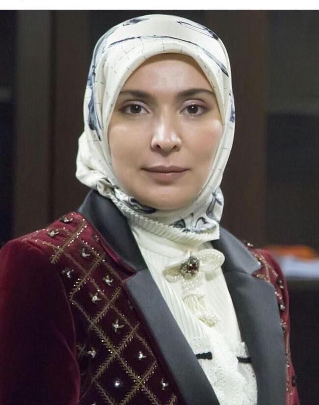 Ini Aina Gamzatova, Muslim Berhijab yang Tantang Putin di Pilpres Rusia