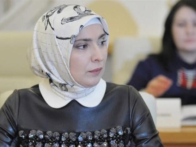 Ini Aina Gamzatova, Muslim Berhijab yang Tantang Putin di Pilpres Rusia
