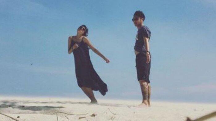 Penampilan Natural Nadine Chandrawinata Saat Rayakan Tahun Baru Bersama Dimas Anggara