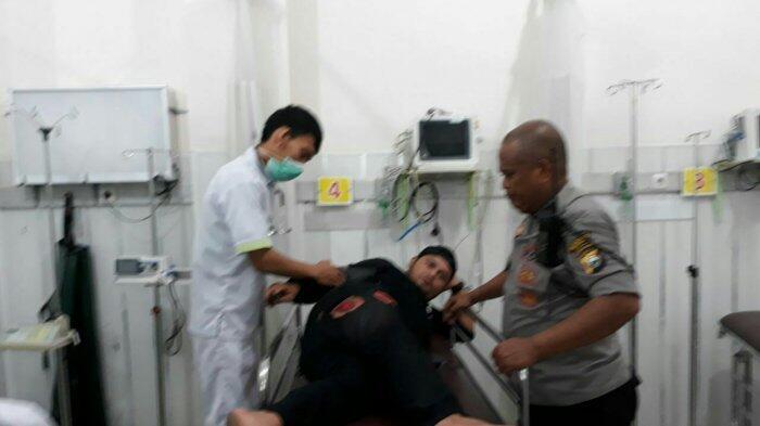 Polsek Bontoala Dilempari Bom Molotov, Kapolseknya Ikut Terluka