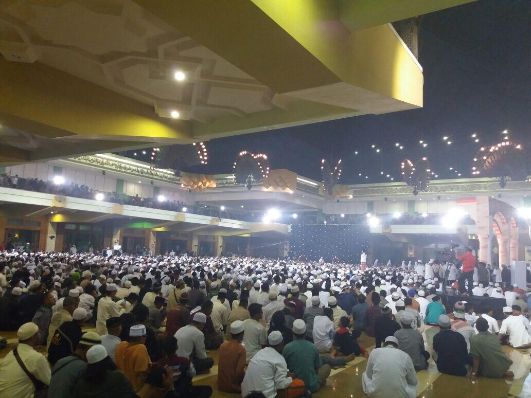 Malam Pergantian Tahun, 15.000 Orang Padati Jakarta Islamic Center