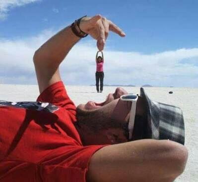Bukan Hantu Tapi Itu Efek Foto Yang Menipu Sang Pemandu Lagu