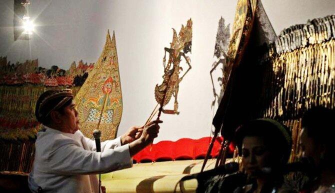 Wayang Kulit Meriahkan Tahun Baru di TMII