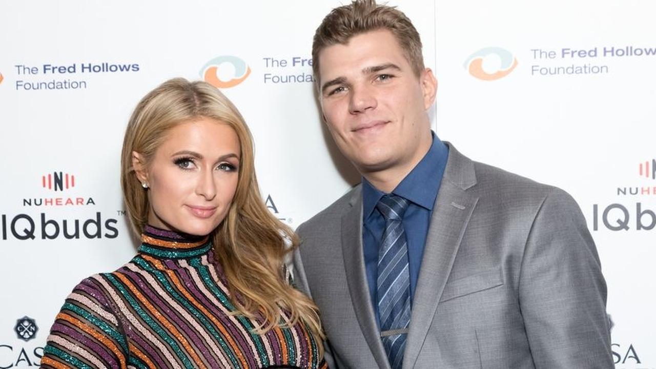 Wow, Paris Hilton Dilamar Pacar dengan Berlian Rp 27 Miliar