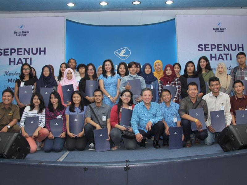 &#91; TAHU KAH KAMU ?? &#93; 5 Kesejahteraan Sopir Blue Bird 