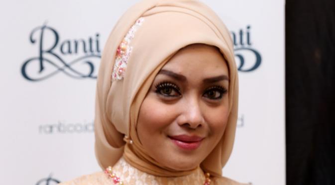Berhijab, Begini Penampilan 4 Mantan Presenter Acara Gosip