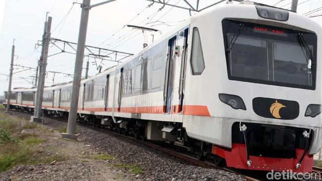 KRL Tangerang berkurang 16 Perjalanan karena Kereta Bandara
