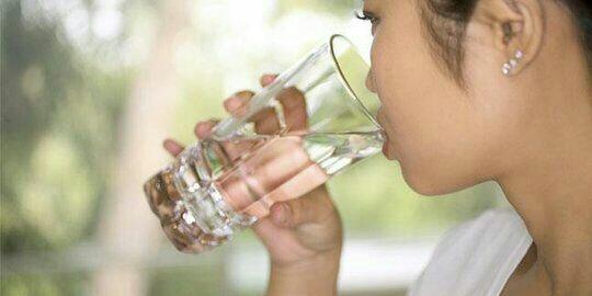 7 Kebiasaan makan yang bisa bikin berat badan turun tanpa sadar