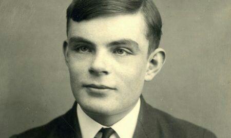 Alan Turing: Sang Pemecah Kode Enigma yang Rumit Milik Nazi