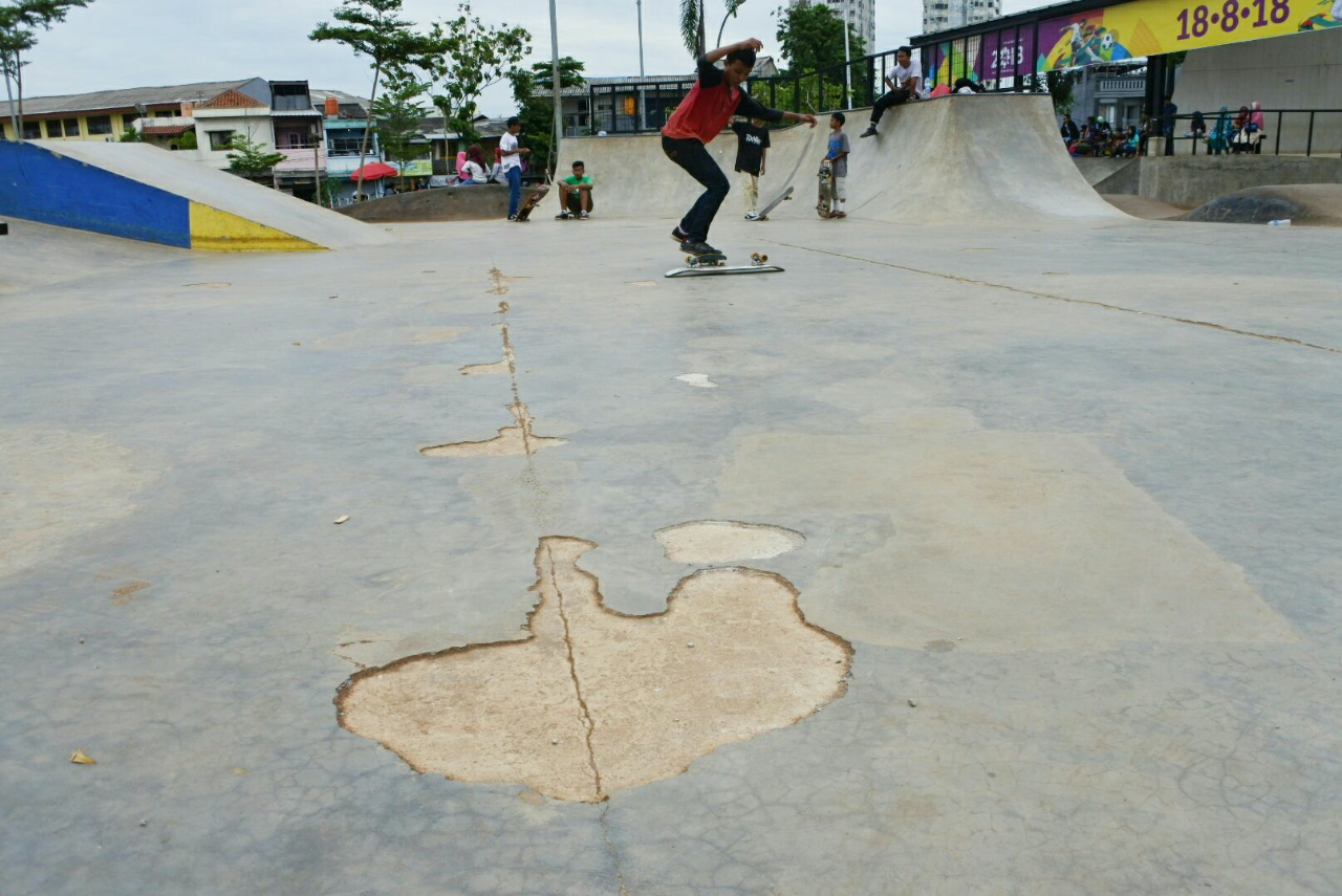 The perks of being skateboarder: kalijodo skatepark (Kondisi terbaru,MIRIS)