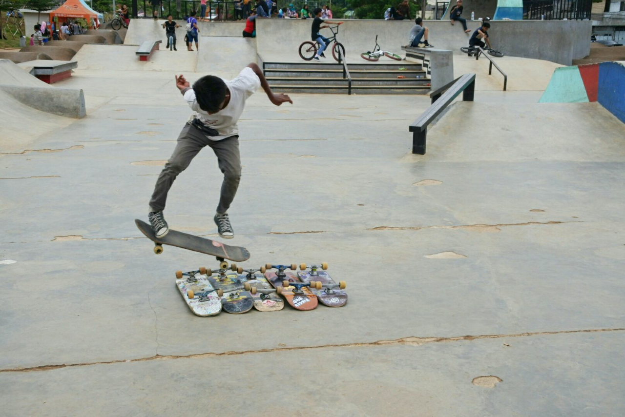 The perks of being skateboarder: kalijodo skatepark (Kondisi terbaru,MIRIS)