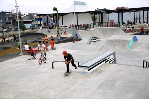 The perks of being skateboarder: kalijodo skatepark (Kondisi terbaru,MIRIS)