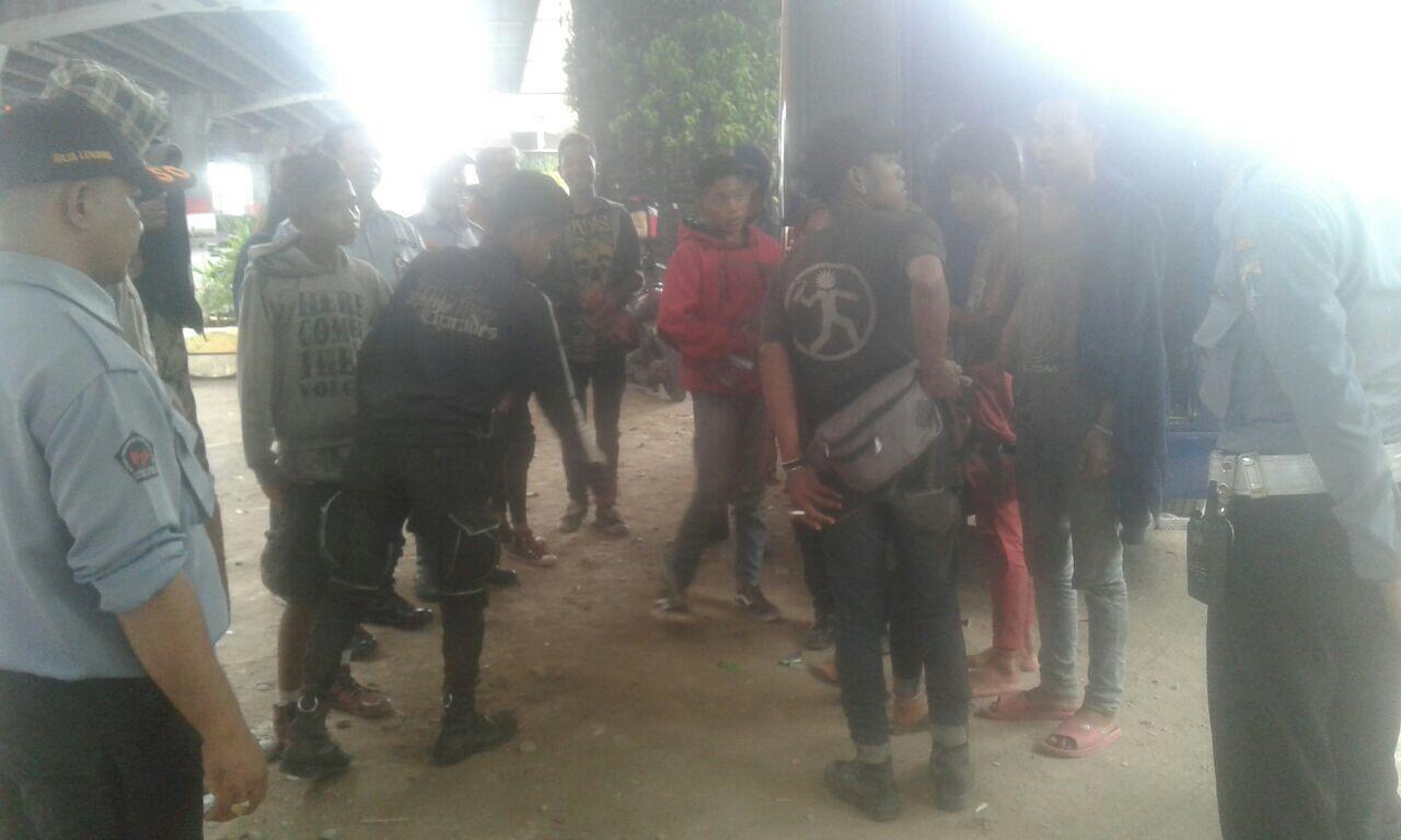 Meresahkan Warga, Belasan Anak Punk Diamankan