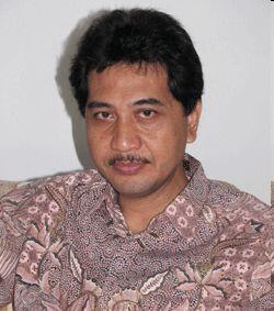 Hamid Fahmy Zarkasyi: “Tuntutan Aliran Kepercayaan Memicu Chaos”