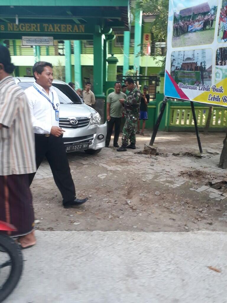 Diduga Kurang Hati-hati, GURU Tabrak Siswa Sendiri Hingga Meninggal