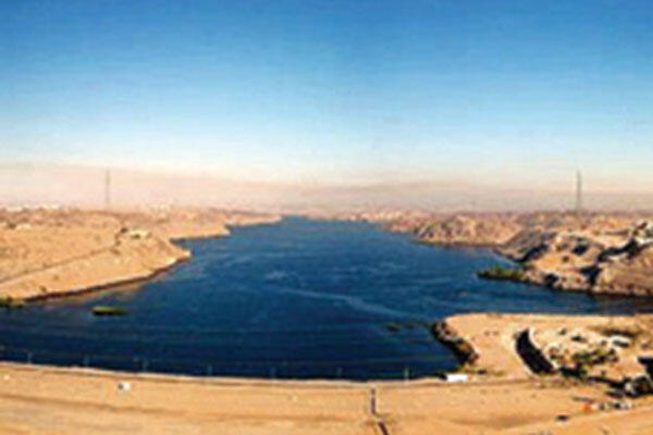 1960: Pembangunan Bendungan Aswan Dimulai