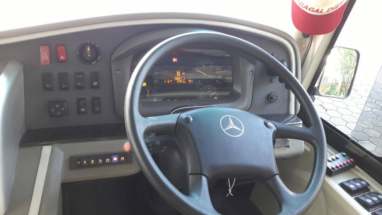 Bus Mania Gak Ada Matinya(the New Mercedes Benz Oc 500rf)