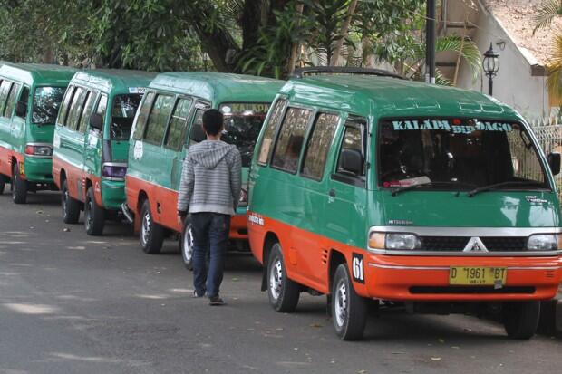 Angkot Sang Raja Jalanan!