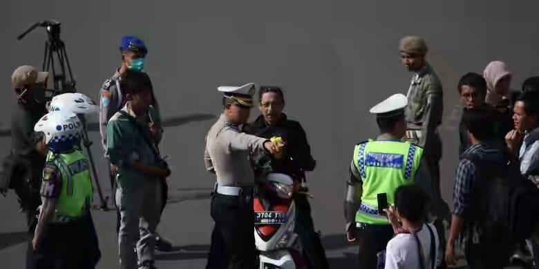 Larangan Motor Melintas Jalan Thamrin dan Merdeka Barat Dicabut.