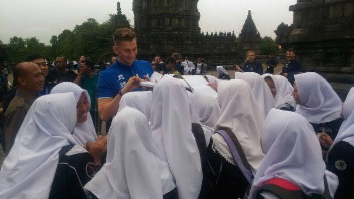 Timnas Islandia Terkesan Dengan Prambanan