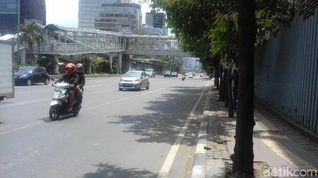 Papan Rambu Sudah Dicopot, Pemotor Mulai Lewati Jl Thamrin-Monas