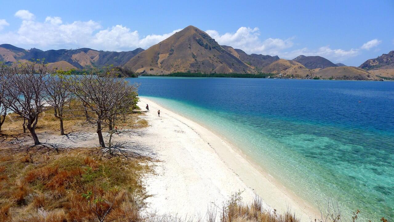 10 Wisata Alam Terkeran Yang Wajib Dikunjungi