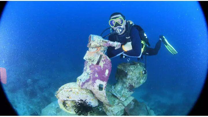Bervespa Ria Pagi Hari di Bawah Laut Pulau Lahe Gorontalo