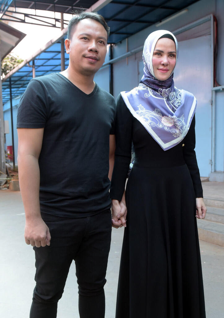 Angel Lelga - Vicky Prasetyo Udah Nikah Sirri katanya Gan..