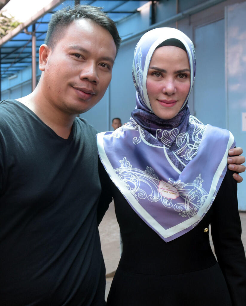 Angel Lelga - Vicky Prasetyo Udah Nikah Sirri katanya Gan..