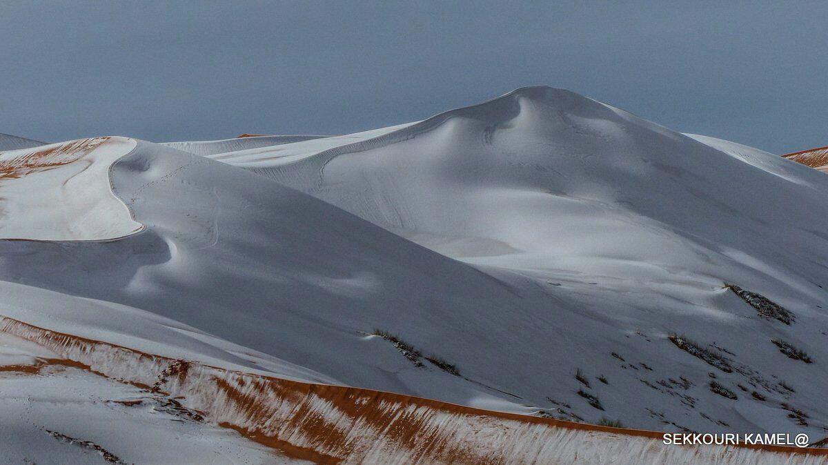 Mendadak Diselimuti Salju Setebal 40 Cm, Ada Apa di Sahara?

