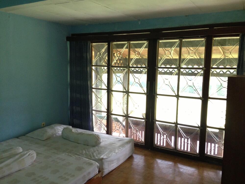 Terjual Disewakan Villa DARETA dekat Taman Safari