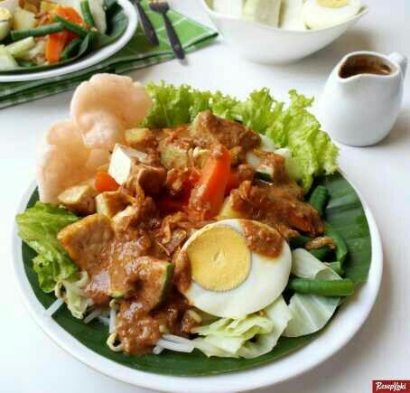 Makan Siang Dengan Menu Yang Maknyus... Why Not !!!