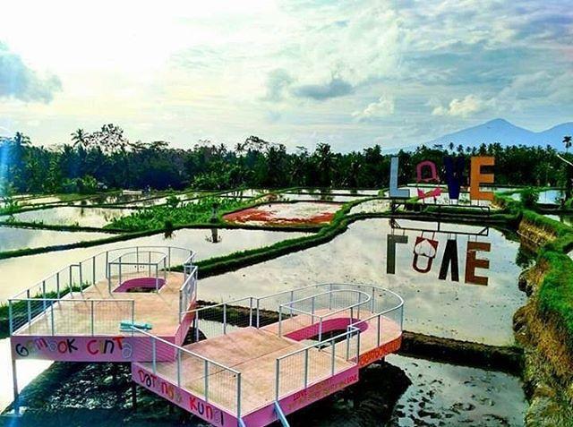 Gembok Cintamu Di Sini, Sekarang Juga