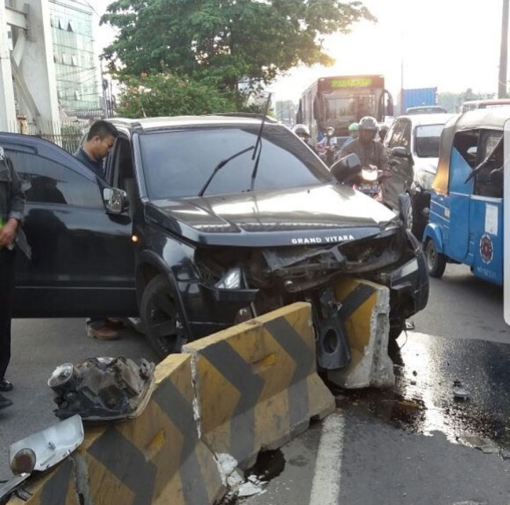 Korban Pembatas Jalan Jakarta 2017