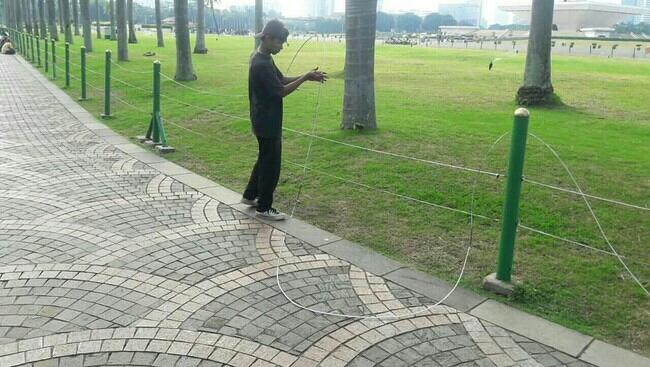 Before-After Monas yang Kini Tanpa Pagar Pembatas Rumput