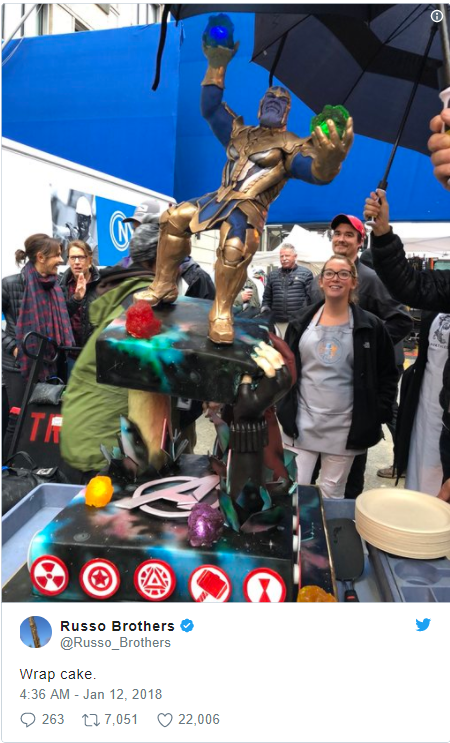 Produksi Avengers 4 Selesai, Para Kru Merayakan Dengan Kue 'Thanos'