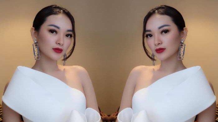 Zakia Gotik  Tuai Kritik Lantaran Kostum Panggung Mirip 