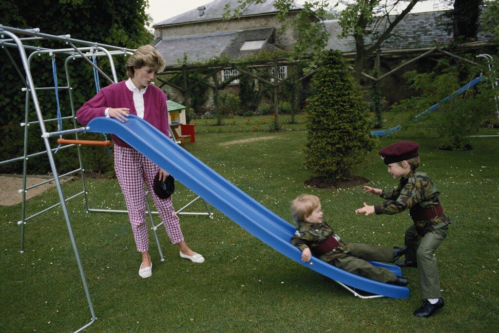 &#91;GATSUONE INFO&#93; Mengenang Kebersamaan Lady Diana dengan Putranya, Bikin Iri deh!